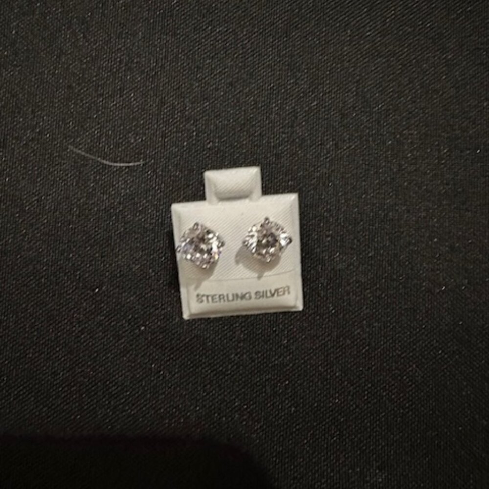 Rhinestone 7 mm  Earrings  7293  NWT Boutique